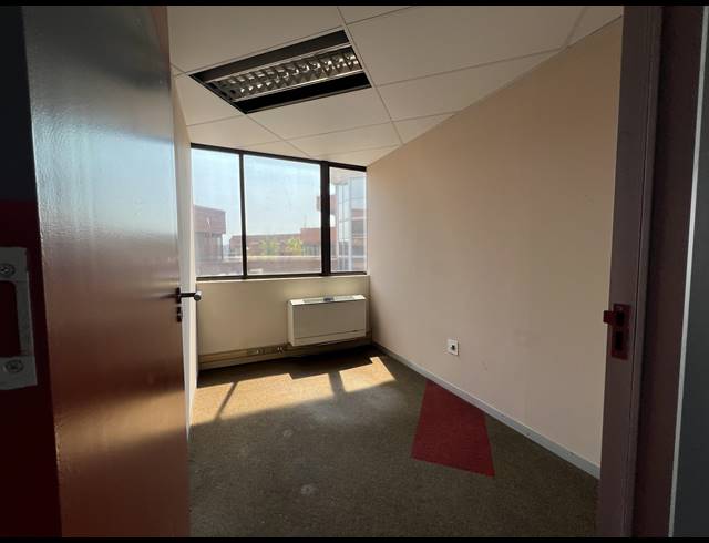 878M² OFFICE TO LET IN CENTURION CENTRAL
